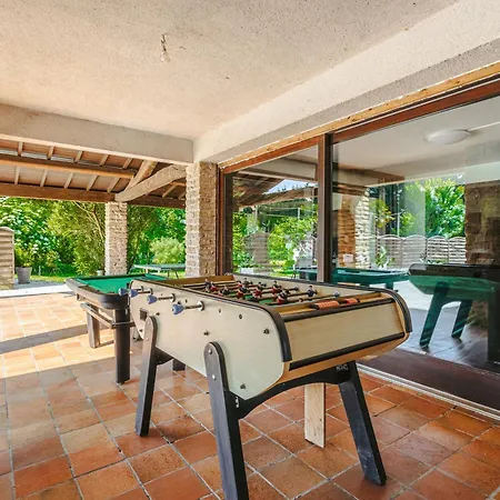 Des Tropiques Дом отдыха Genouille (Charente-Maritime)