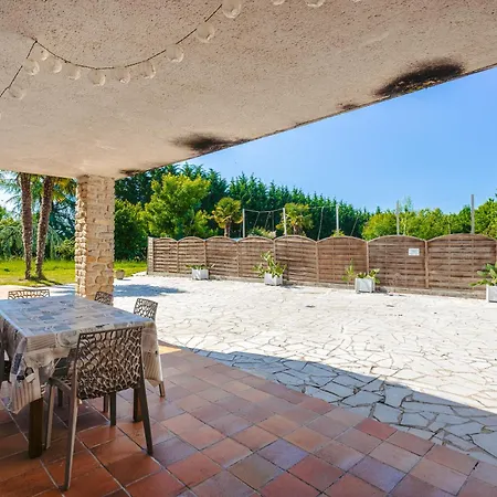 Des Tropiques Дом отдыха Genouille (Charente-Maritime)