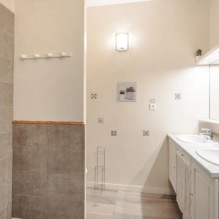 Des Tropiques Дом отдыха *